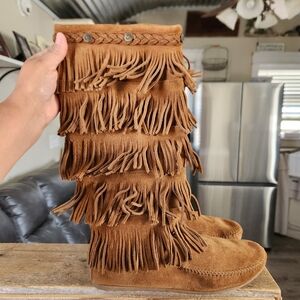 Minnetonka 5 Layer Fringe Leather Moccasion Boots Size 11